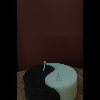 yin & yang candle 1